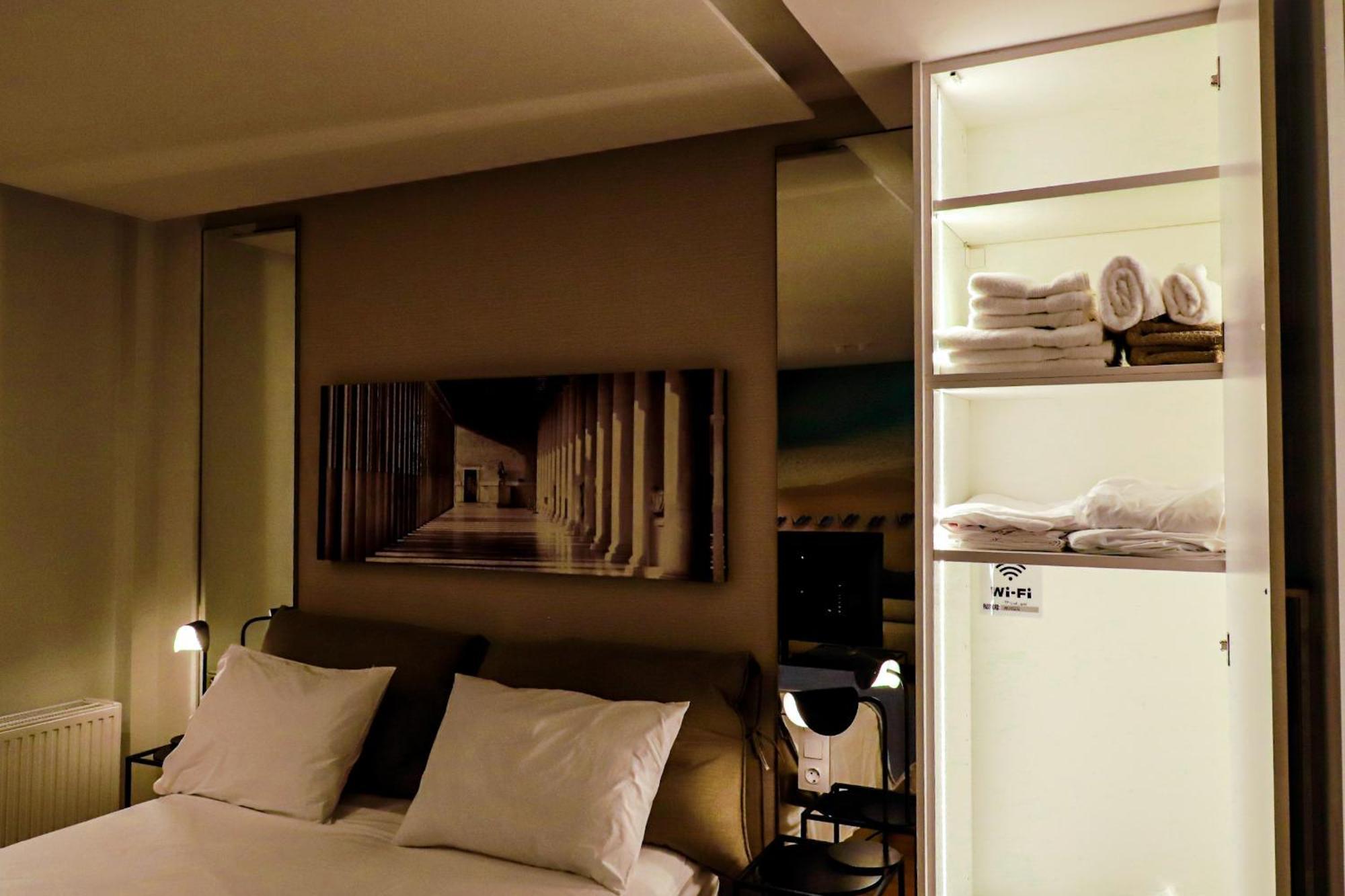 Renovated Apartment With Roof Garden Access, 15 M Walk To Acropolis เอเธนส์ ภายนอก รูปภาพ