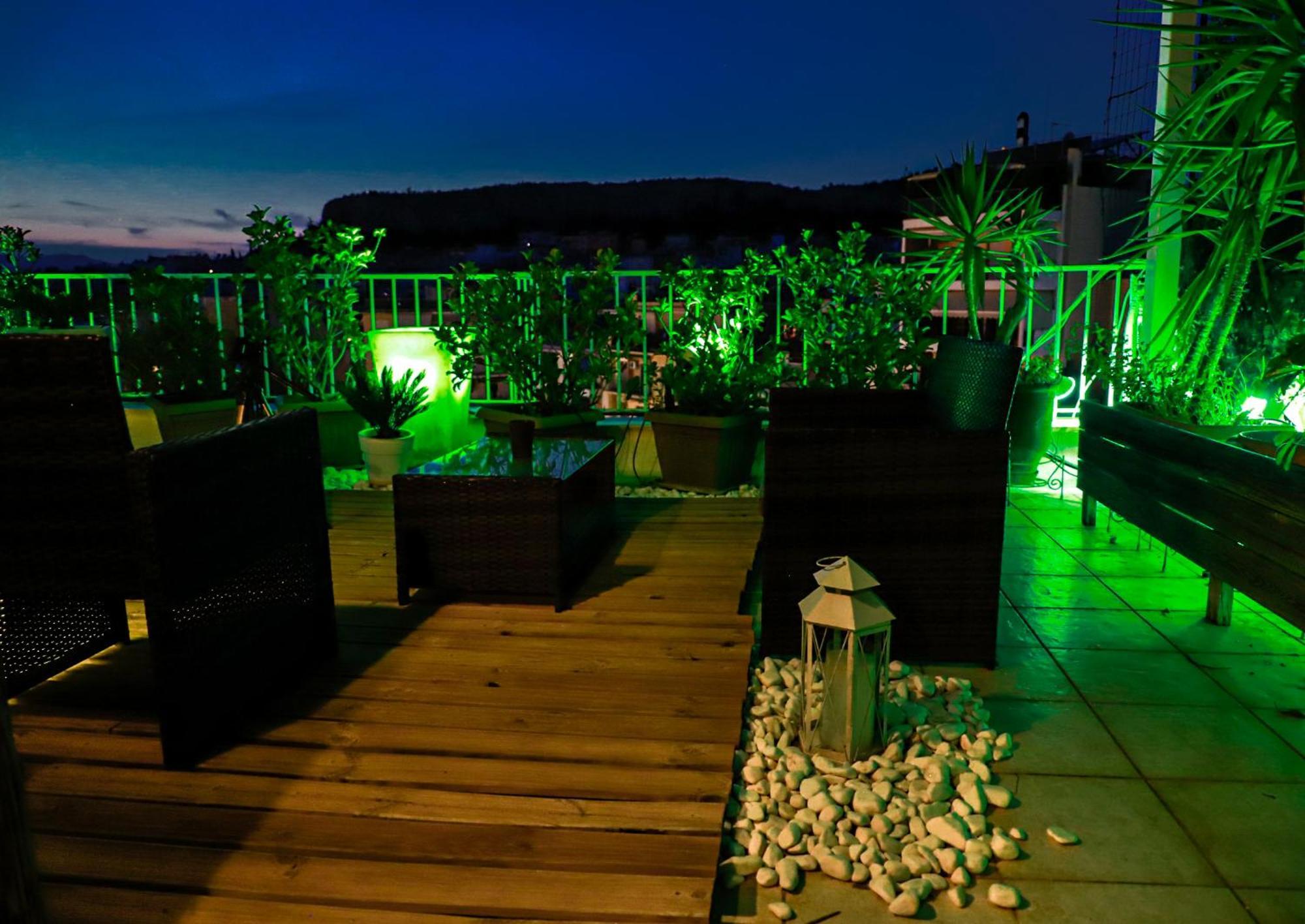 Renovated Apartment With Roof Garden Access, 15 M Walk To Acropolis เอเธนส์ ภายนอก รูปภาพ