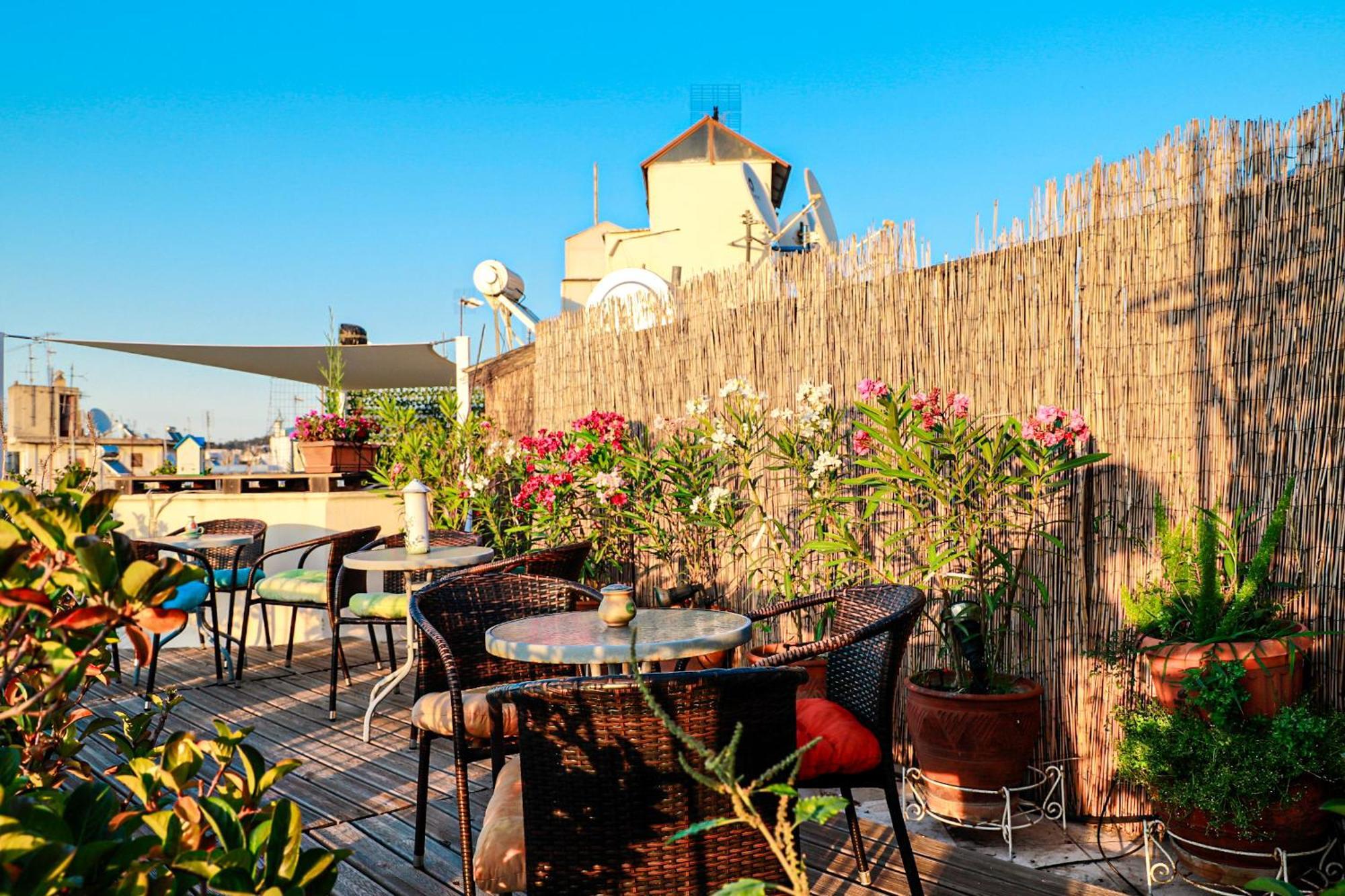 Renovated Apartment With Roof Garden Access, 15 M Walk To Acropolis เอเธนส์ ภายนอก รูปภาพ